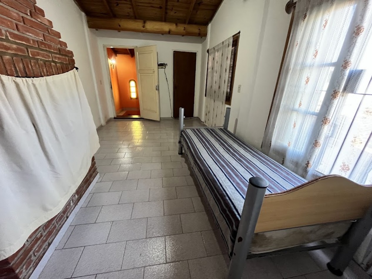 CASA 4 AMBIENTES CON PARQUE Y DEPARTAMENTO EN PLANTA ALTA -APTO CREDITO