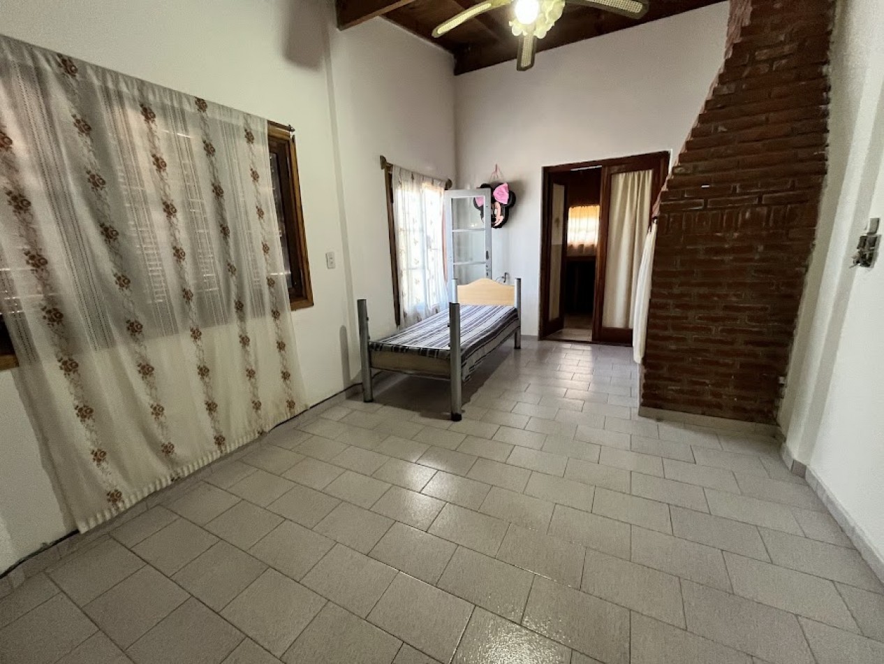 CASA 4 AMBIENTES CON PARQUE Y DEPARTAMENTO EN PLANTA ALTA -APTO CREDITO