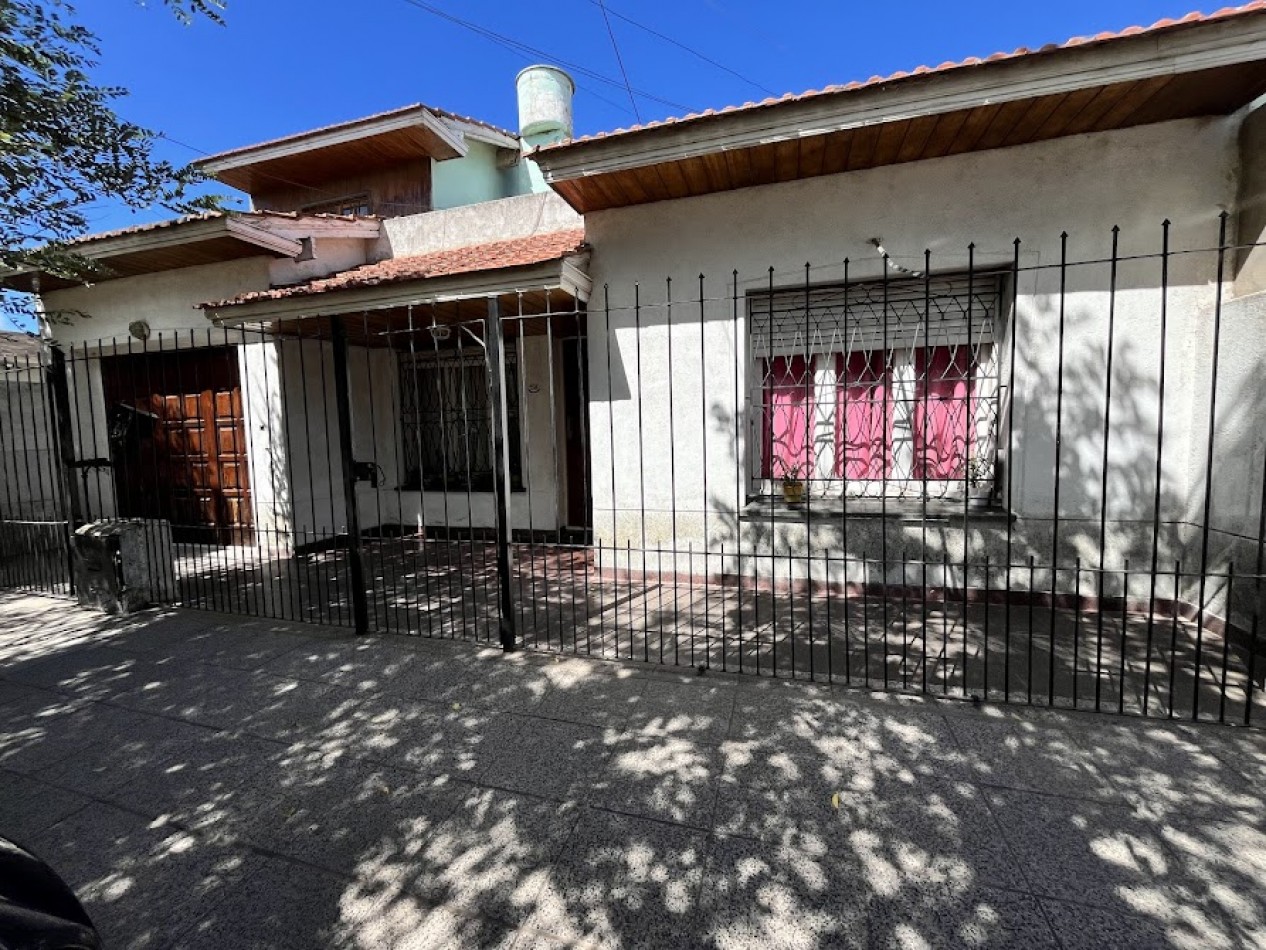 CASA 4 AMBIENTES CON PARQUE Y DEPARTAMENTO EN PLANTA ALTA -APTO CREDITO