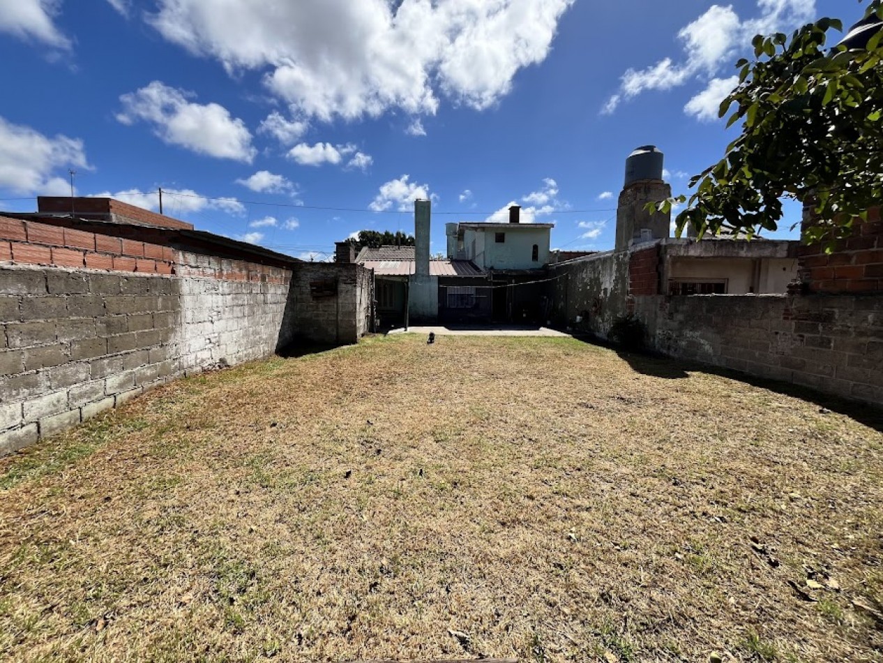 CASA 4 AMBIENTES CON PARQUE Y DEPARTAMENTO EN PLANTA ALTA -APTO CREDITO