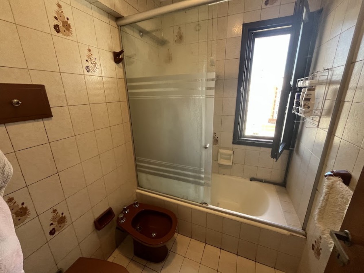 EXCELENTE DEPARTAMENTO DE 3 AMBIENTES AL FRENTE - MUY LUMINOSO -PLAZA MITRE