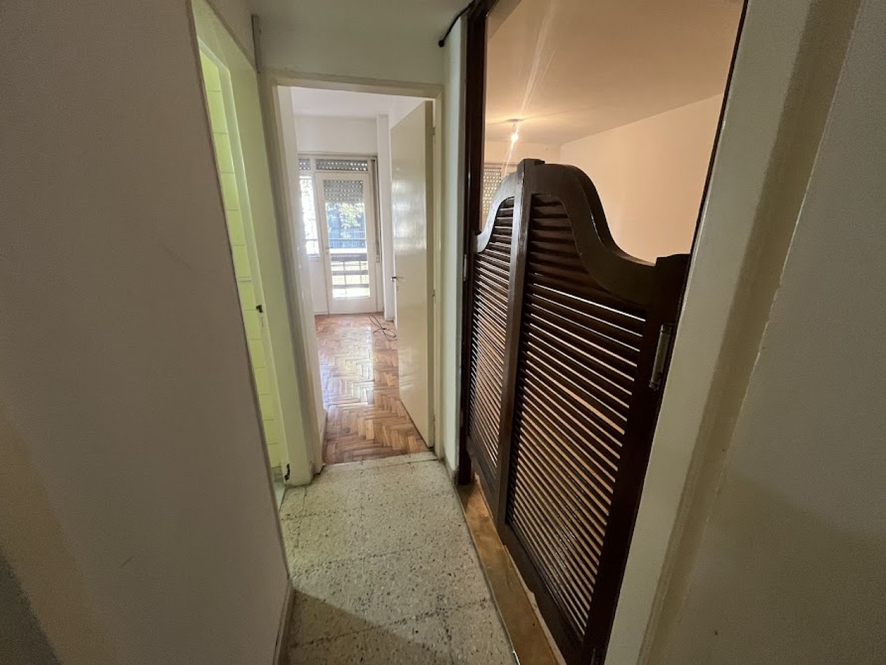 Alquiler 24 meses | Departamento 3 ambientes al frente con balcon y patio muy luminoso