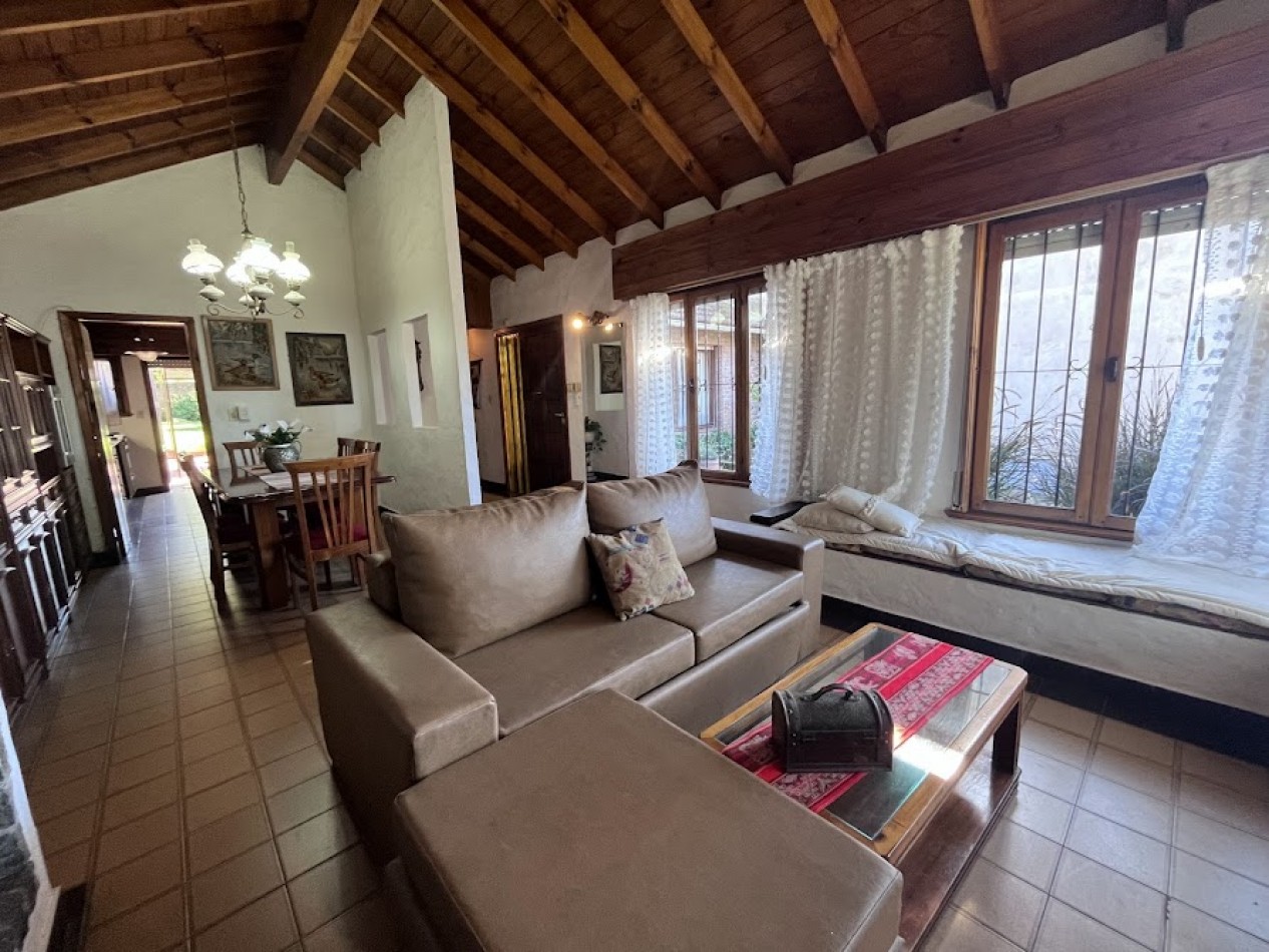 Venta Chalet 5 ambientes sobre lote de 900 m²  Colinas de Peralta Ramos APTO CREDITO