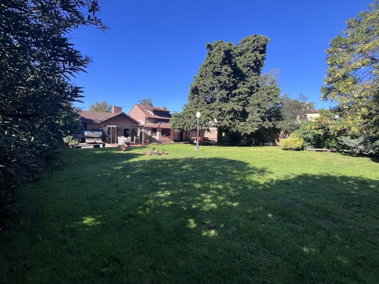 Venta Chalet 5 ambientes sobre lote de 900 m²  Colinas de Peralta Ramos APTO CREDITO