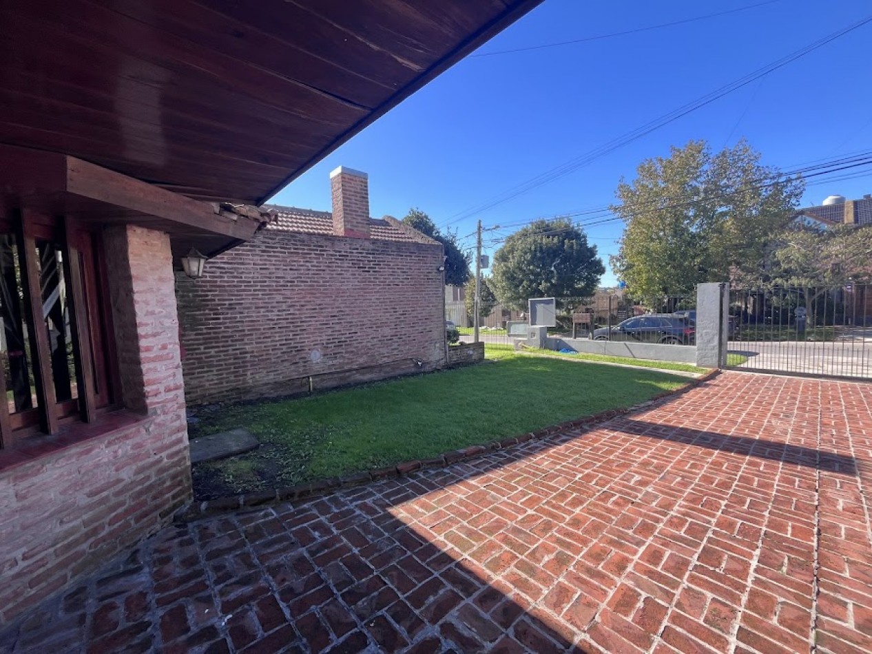 Venta Chalet 5 ambientes sobre lote de 900 m²  Colinas de Peralta Ramos APTO CREDITO