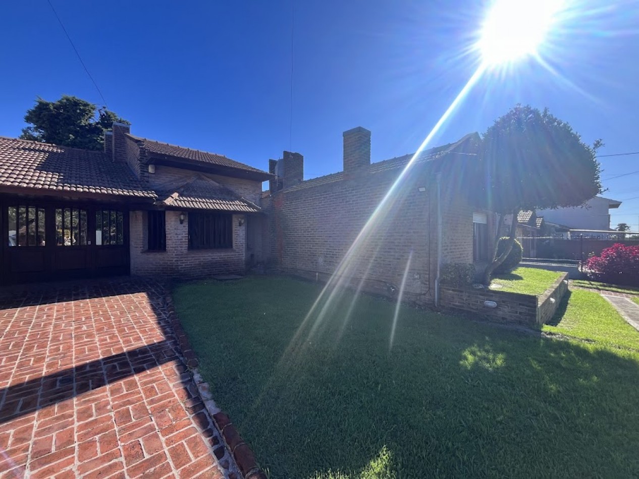 Venta Chalet 5 ambientes sobre lote de 900 m²  Colinas de Peralta Ramos APTO CREDITO