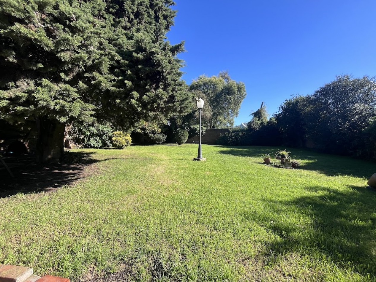 Venta Chalet 5 ambientes sobre lote de 900 m²  Colinas de Peralta Ramos APTO CREDITO