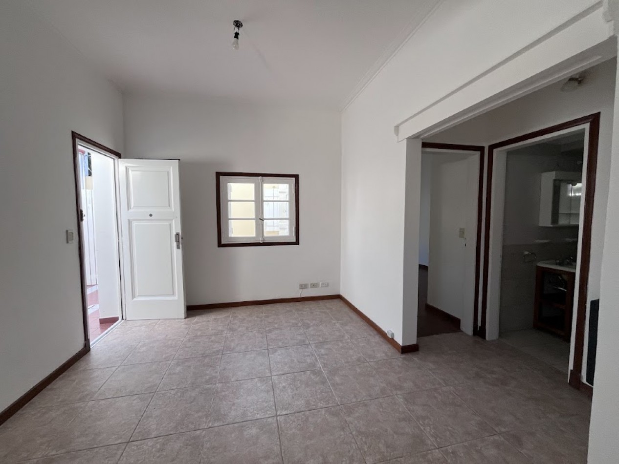 PH 2 AMB RECICLADO CON DOS  PATIOS EN CHAUVIN - SIN EXPENSAS