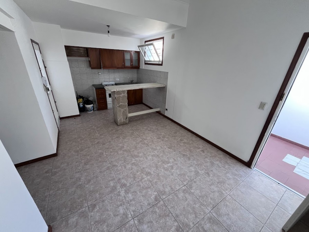 PH 2 AMB RECICLADO CON DOS  PATIOS EN CHAUVIN - SIN EXPENSAS