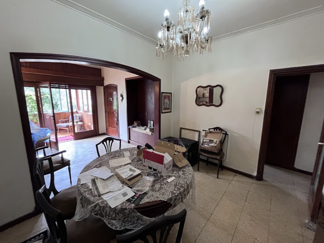 Chalet 5 ambientes en Los Troncos a metros de Guemes