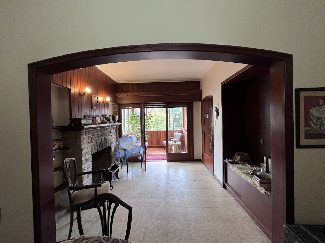 Chalet 5 ambientes en Los Troncos a metros de Guemes