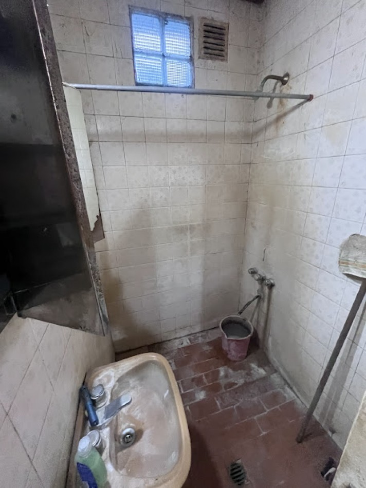 CHALET 3 AMBIENTES SOBRE LOTE DE 242 m² - BARRIO CONSTITUCION 