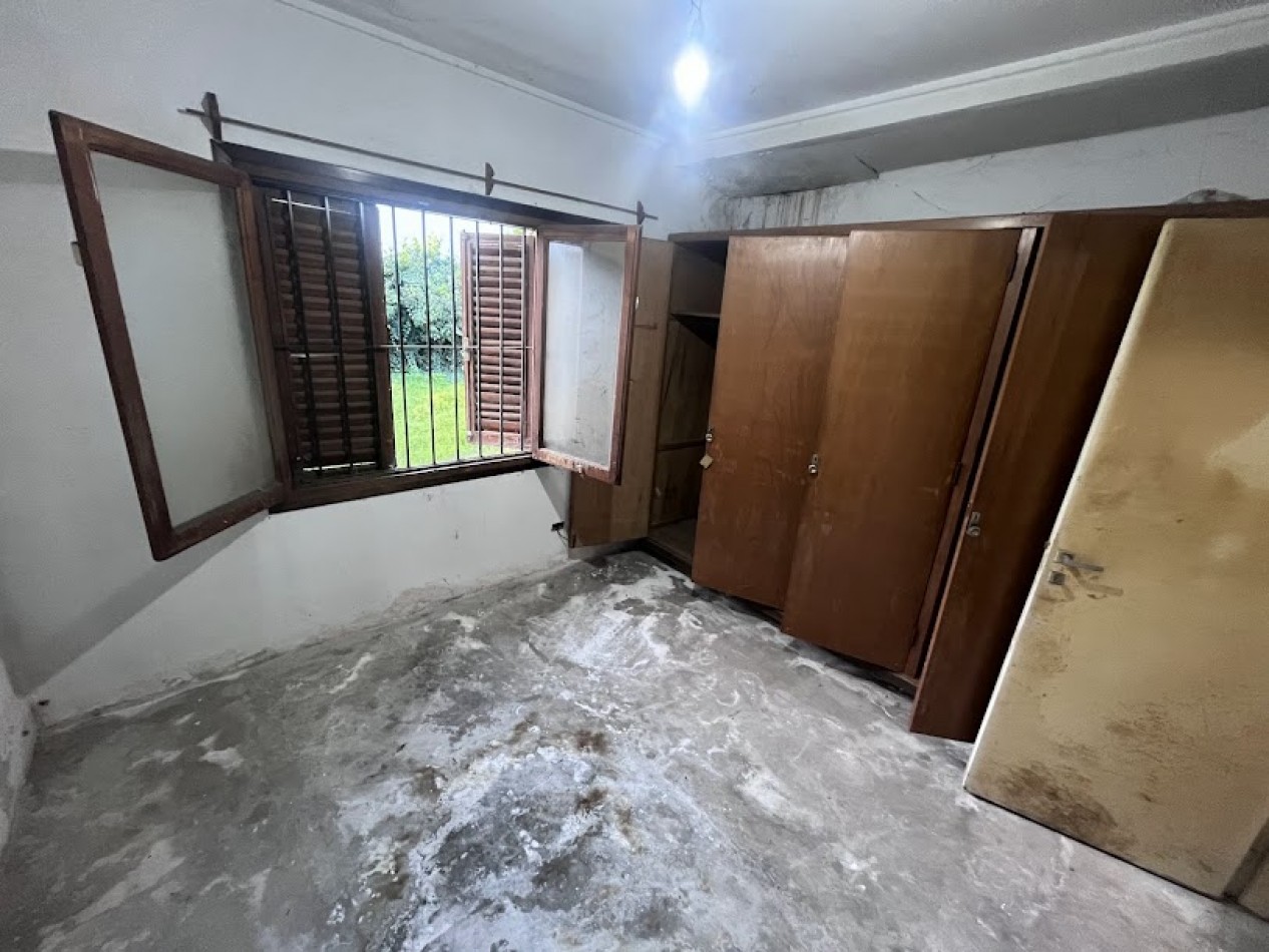 CHALET 3 AMBIENTES SOBRE LOTE DE 242 m² - BARRIO CONSTITUCION 