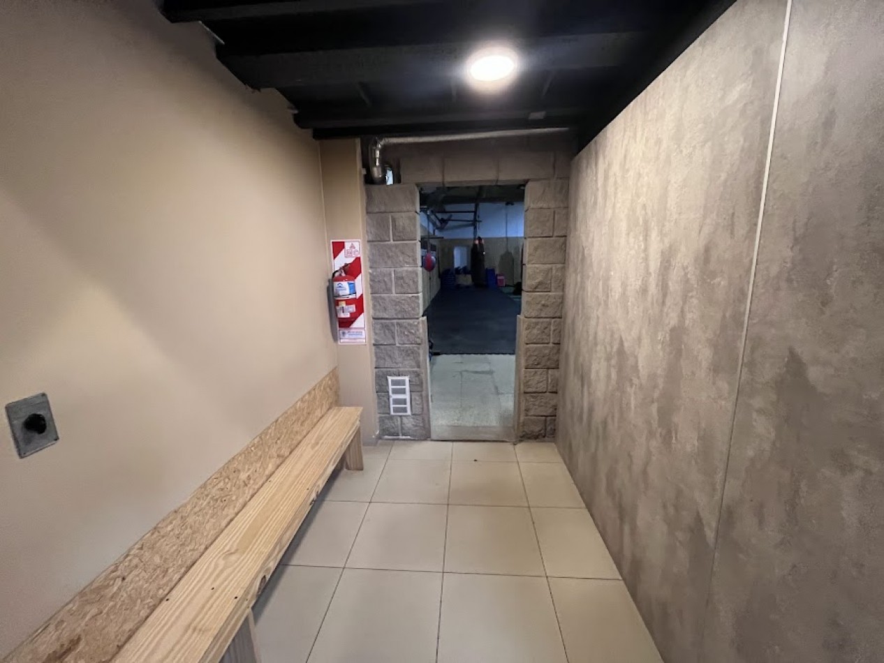 Propiedad Comercial de Gran Escala | 372 m² Cubiertos | Apto Credito | Varios Rubros