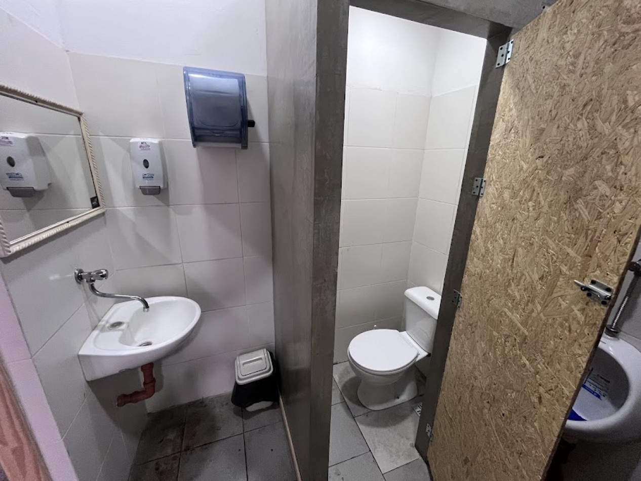 Propiedad Comercial de Gran Escala | 372 m² Cubiertos | Apto Credito | Varios Rubros