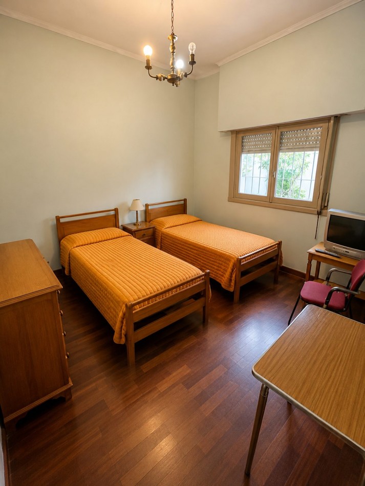CHALET 4 AMBIENTES CON GARAGE EN PH - APTO CREDITO - LA PERLA