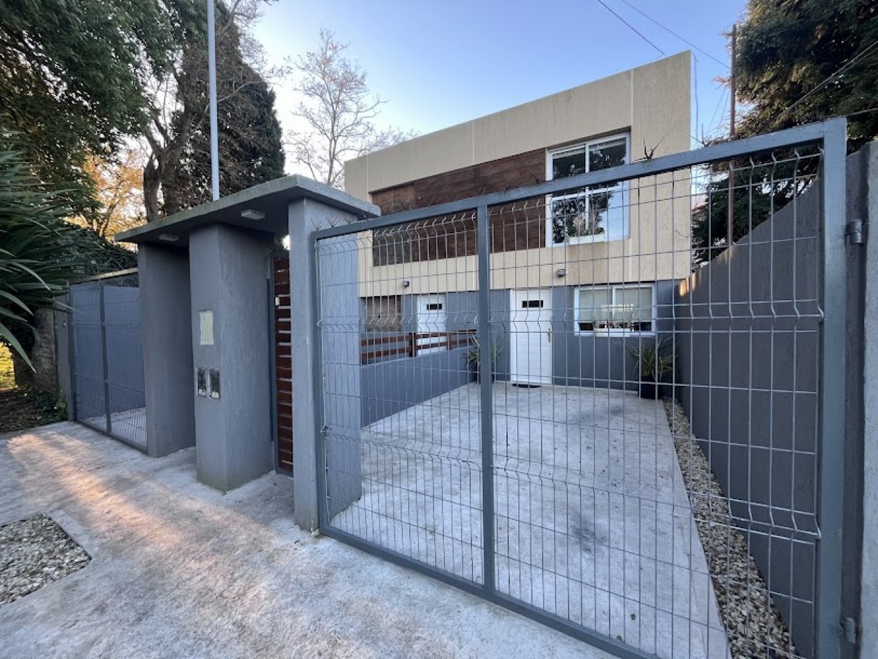  Duplex de 3 ambientes  con Patio  y Parrilla -Santa Monica 