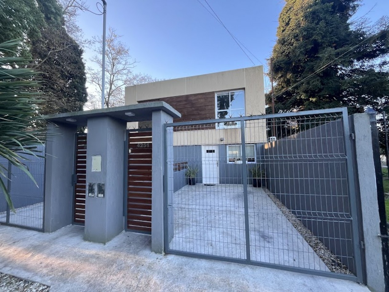  Duplex de 3 ambientes  con Patio  y Parrilla -Santa Monica 