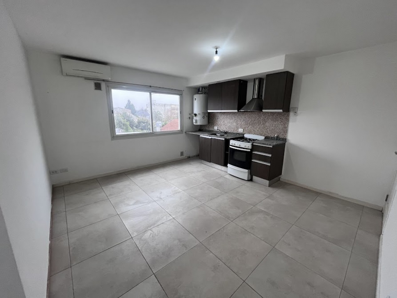Venta departamento 2 ambientes con cochera en Villa Primera APTO CREDITO