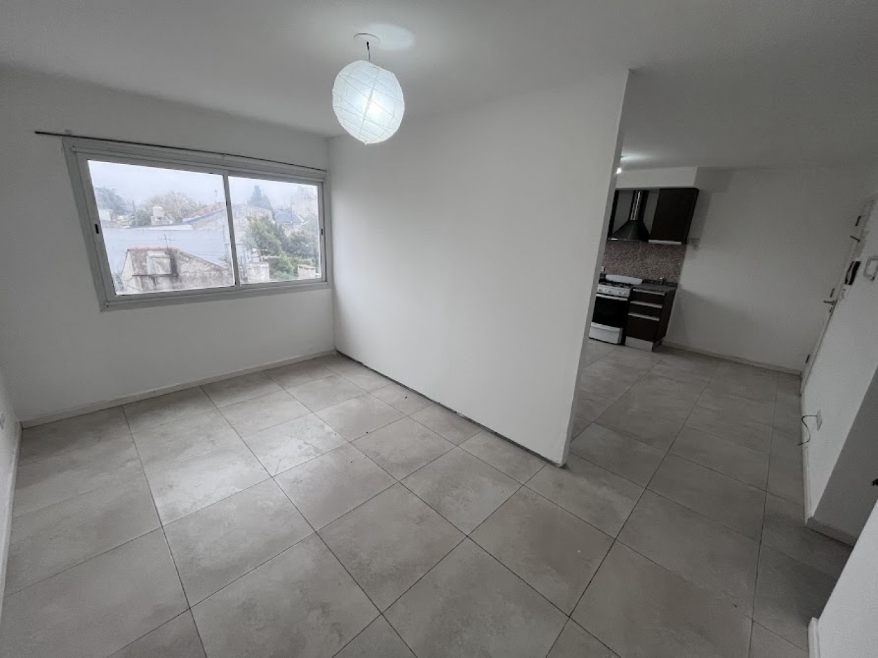 Venta departamento 2 ambientes con cochera en Villa Primera APTO CREDITO