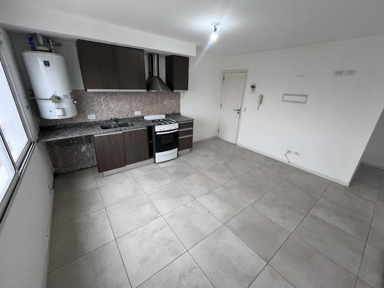 Venta departamento 2 ambientes con cochera en Villa Primera APTO CREDITO