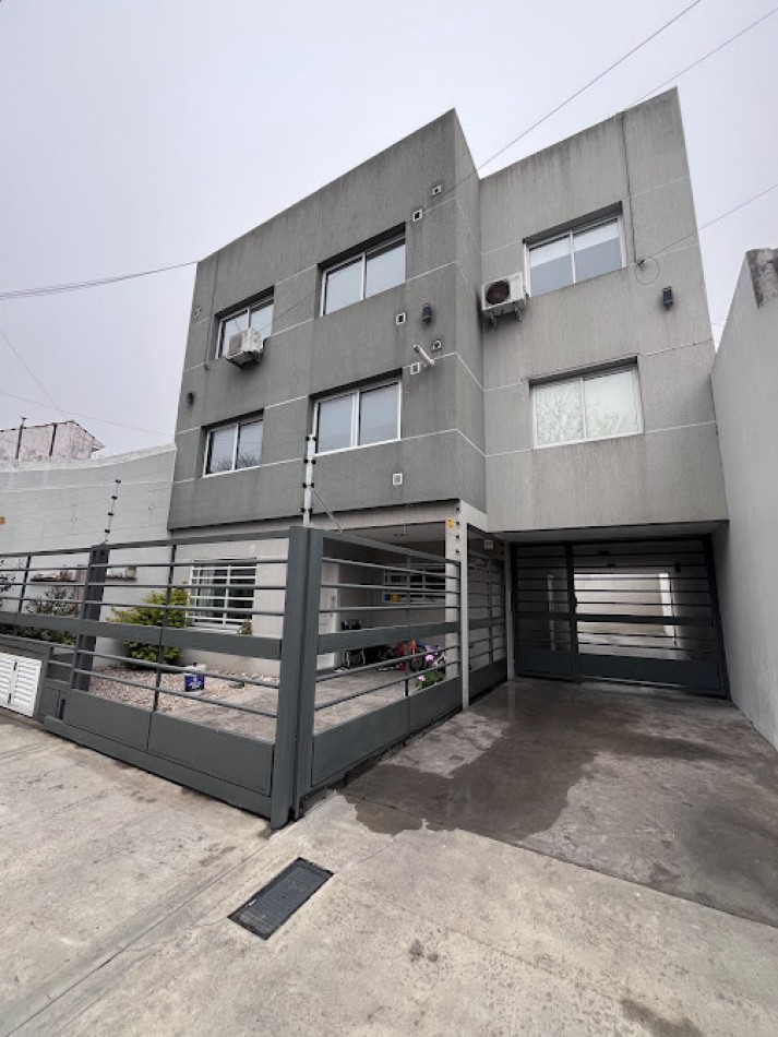 Venta departamento 2 ambientes con cochera en Villa Primera APTO CREDITO