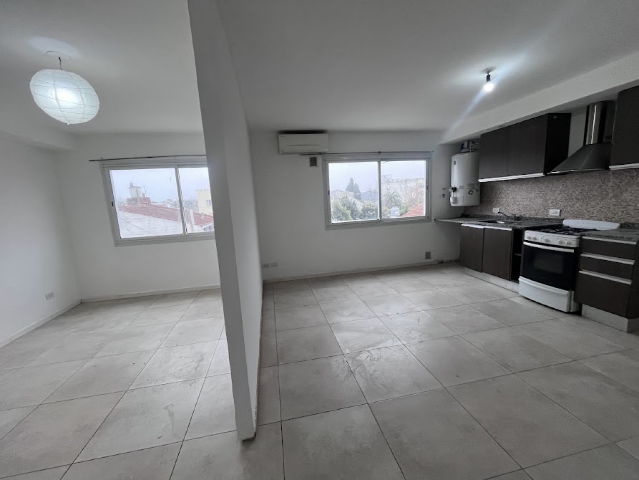 Venta departamento 2 ambientes con cochera en Villa Primera APTO CREDITO