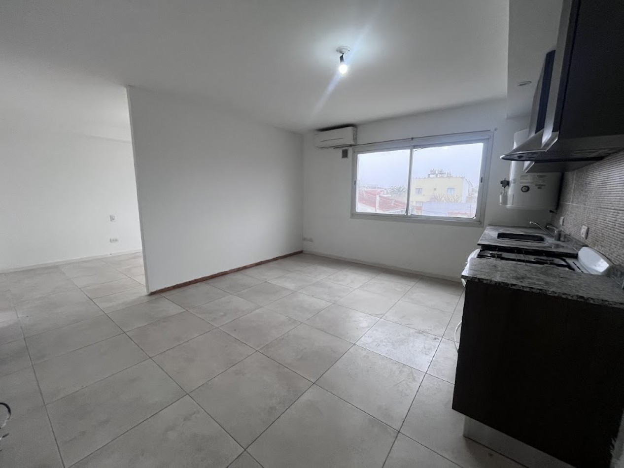 Venta departamento 2 ambientes con cochera en Villa Primera APTO CREDITO