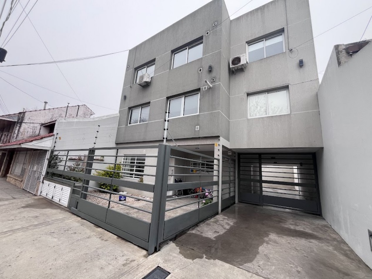 Venta departamento 2 ambientes con cochera en Villa Primera APTO CREDITO