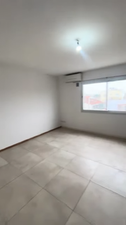 Venta departamento 2 ambientes con cochera en Villa Primera APTO CREDITO