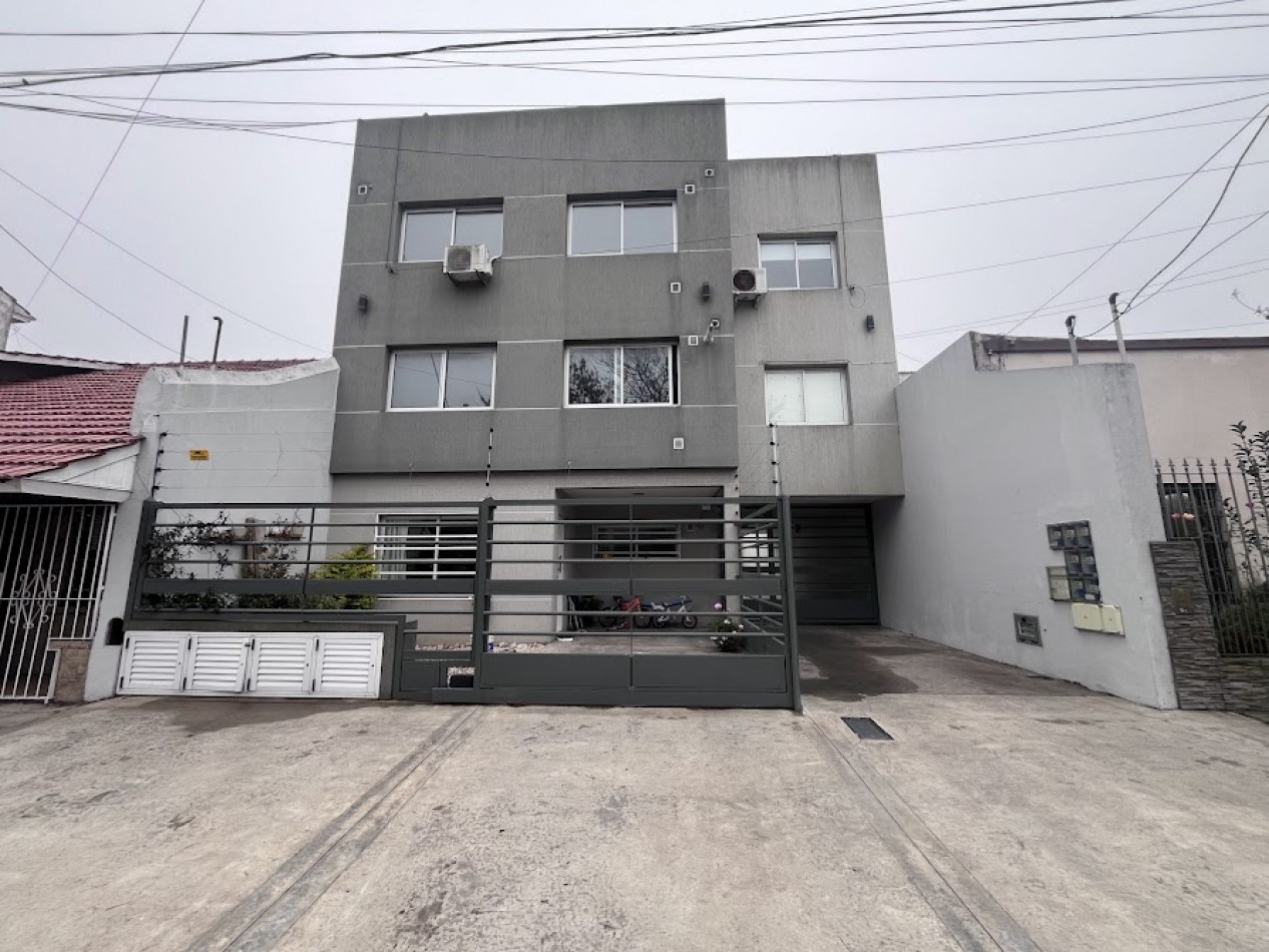 Venta departamento 2 ambientes con cochera en Villa Primera APTO CREDITO