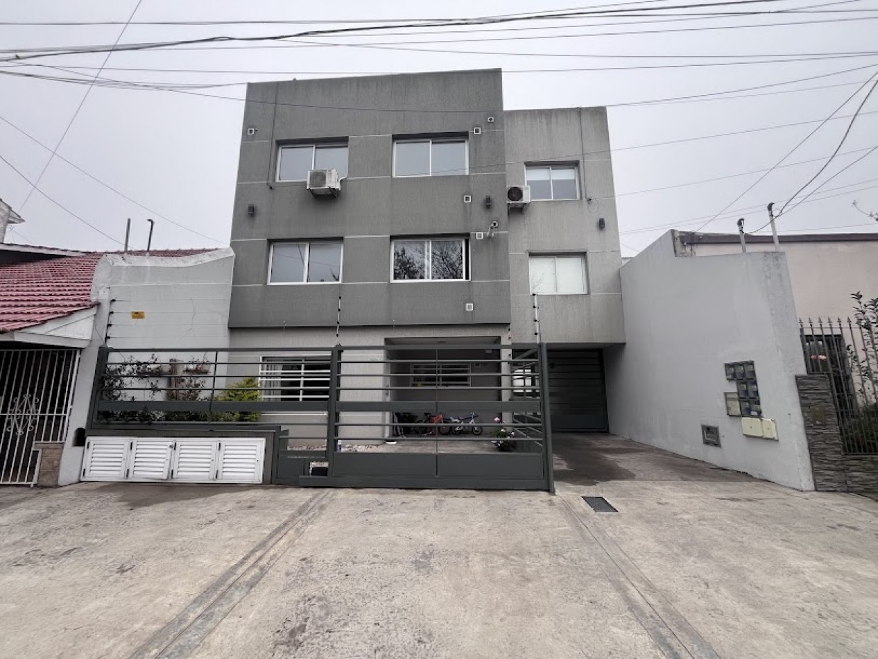 Venta departamento 2 ambientes con cochera en Villa Primera APTO CREDITO