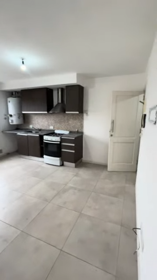 Venta departamento 2 ambientes con cochera en Villa Primera APTO CREDITO
