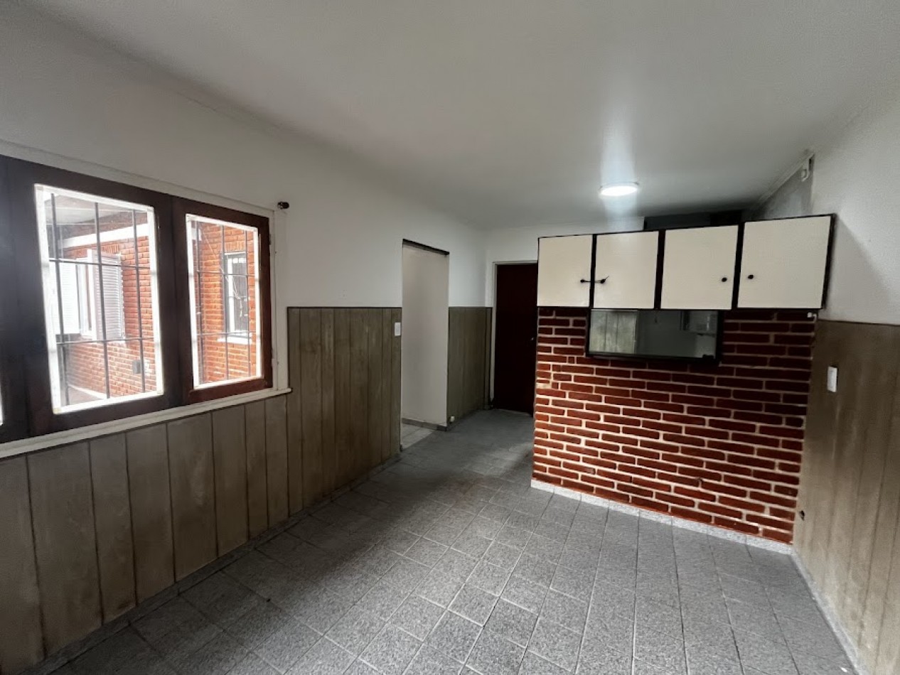 ALQUILER 24 MESES - PH DE 3 AMBIENTES CON PATIO AMPLIO SIN EXPENSAS