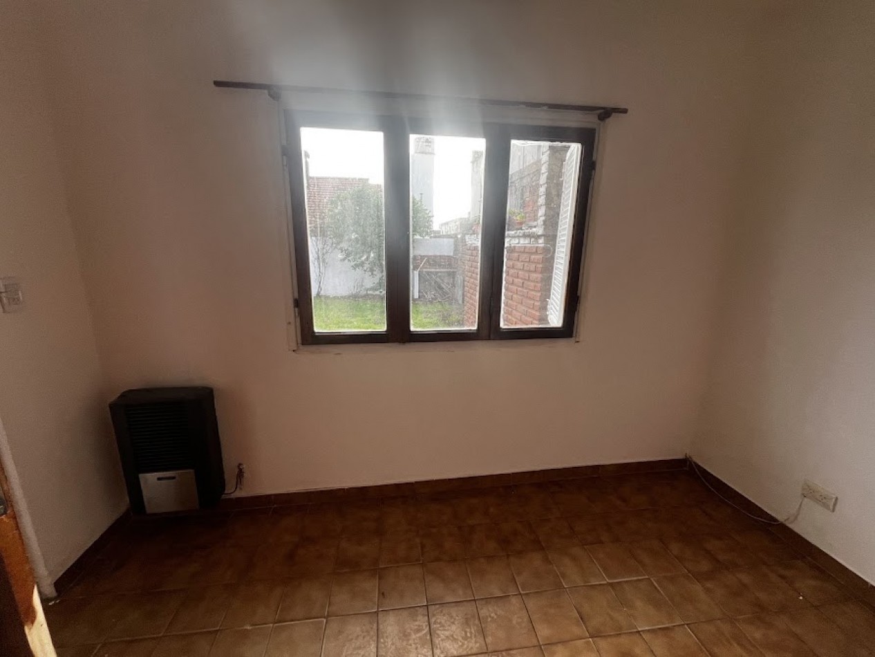 ALQUILER 24 MESES - PH DE 3 AMBIENTES CON PATIO AMPLIO SIN EXPENSAS