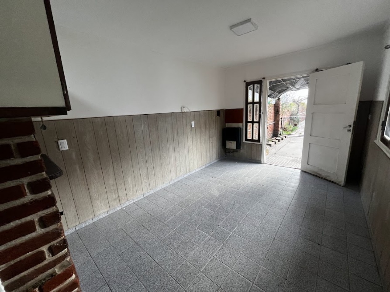 ALQUILER 24 MESES - PH DE 3 AMBIENTES CON PATIO AMPLIO SIN EXPENSAS