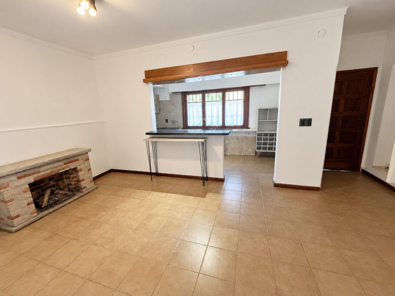 CHALET EN ALQUILER POR 24 MESES 3 AMB. PARQUE-QUINCHO -COCHERA -PARQUE LURO