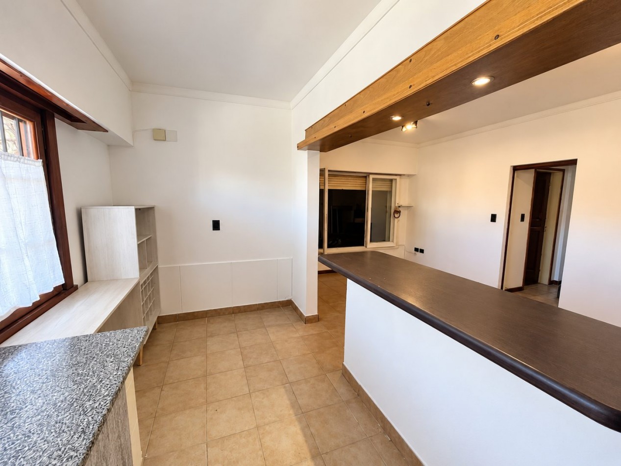 CHALET EN ALQUILER POR 24 MESES 3 AMB. PARQUE-QUINCHO -COCHERA -PARQUE LURO