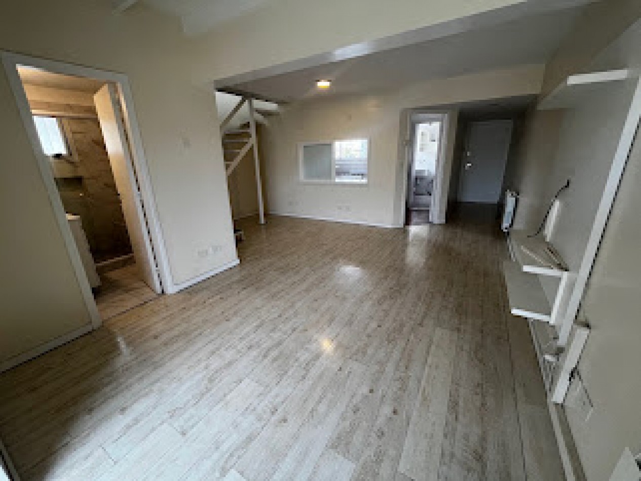  Departamento en duplex de 4 ambientes en Chauvin -QUINCHO-PATIO PROPIO-COCHERA