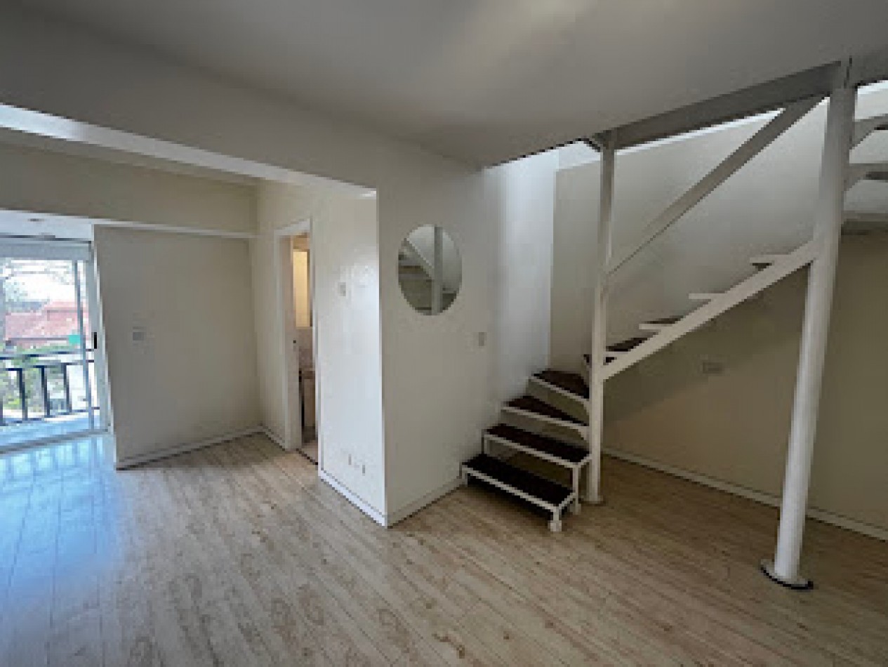  Departamento en duplex de 4 ambientes en Chauvin -QUINCHO-PATIO PROPIO-COCHERA