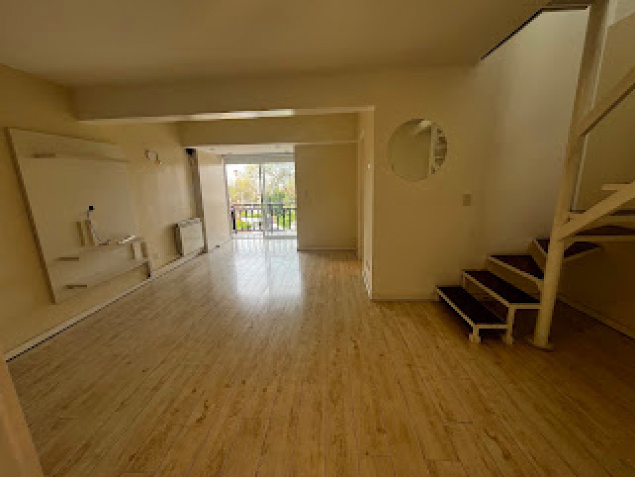  Departamento en duplex de 4 ambientes en Chauvin -QUINCHO-PATIO PROPIO-COCHERA