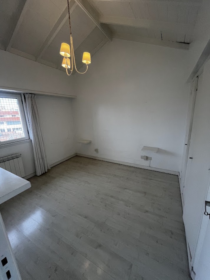  Departamento en duplex de 4 ambientes en Chauvin -QUINCHO-PATIO PROPIO-COCHERA