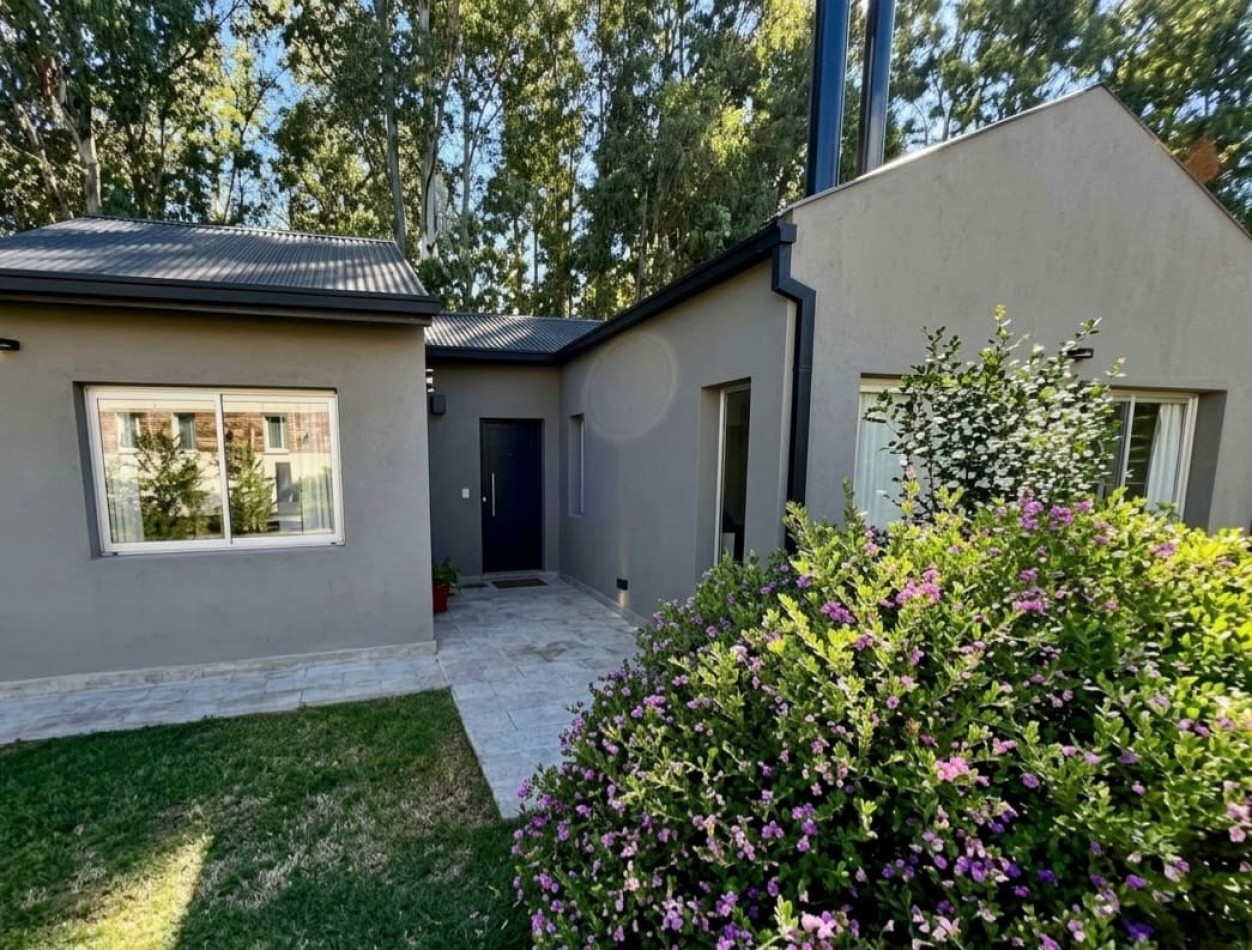 VENTA | CASA MODERNA DE 4 AMBIENTES EN ARENAS DEL SUR