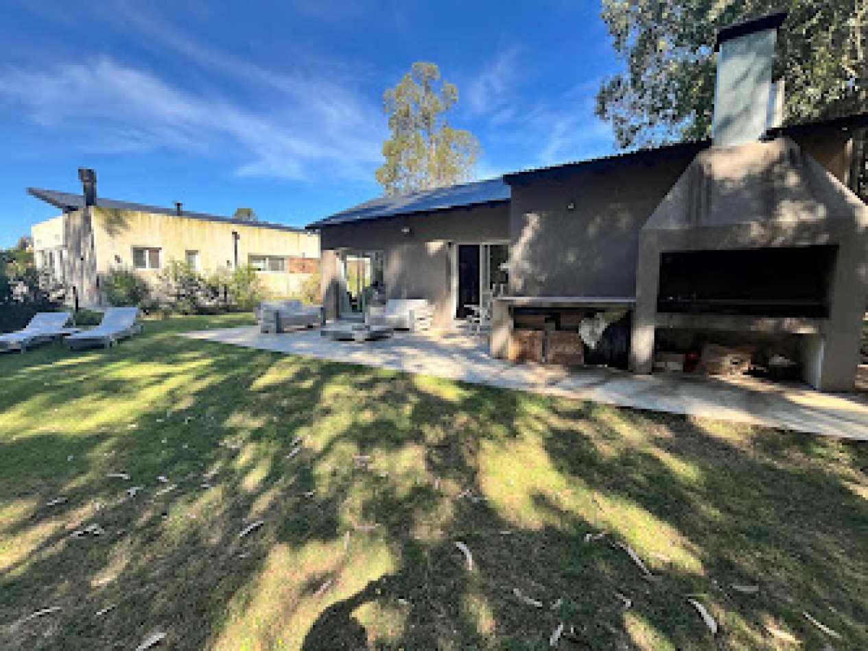 VENTA | CASA MODERNA DE 4 AMBIENTES EN ARENAS DEL SUR