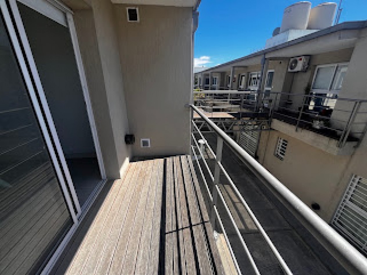 DEPARTAMENTO DE 2 AMBIENTES CON COCHERA Y BALCONES | APTO CREDITO