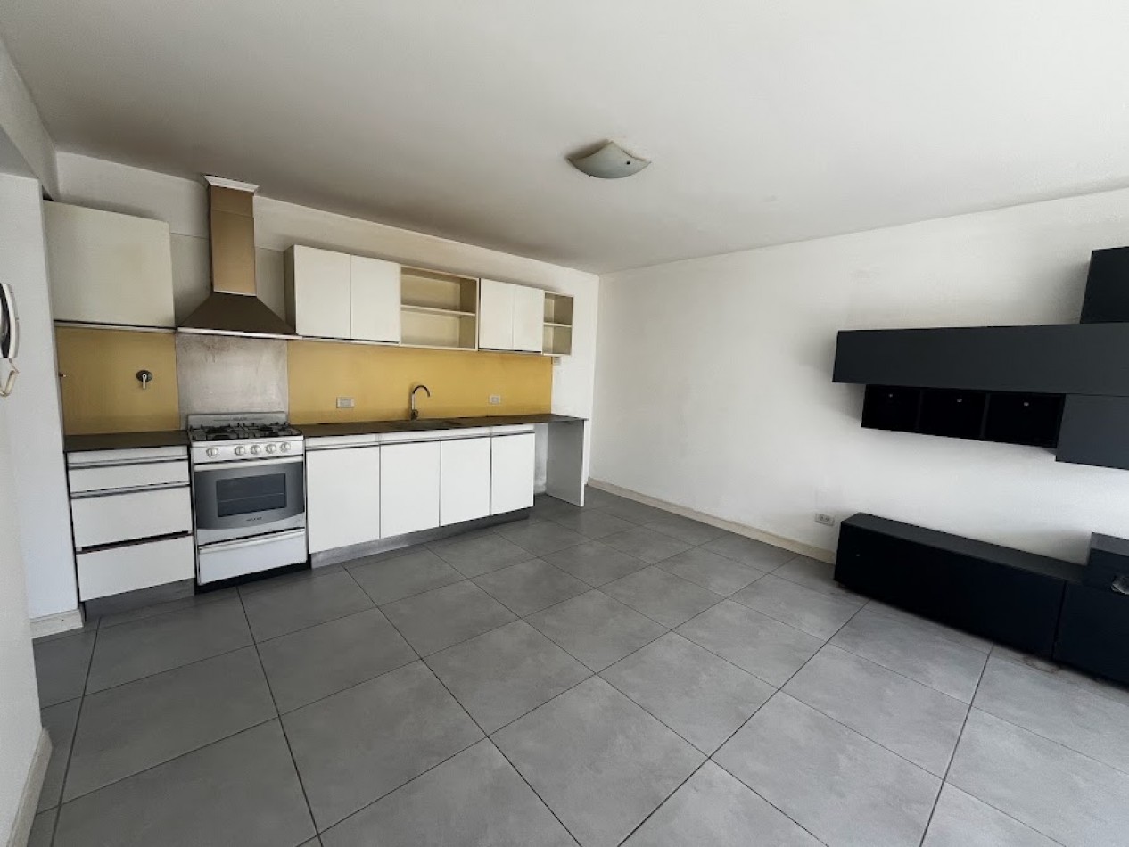 DEPARTAMENTO DE 2 AMBIENTES CON COCHERA Y BALCONES | APTO CREDITO