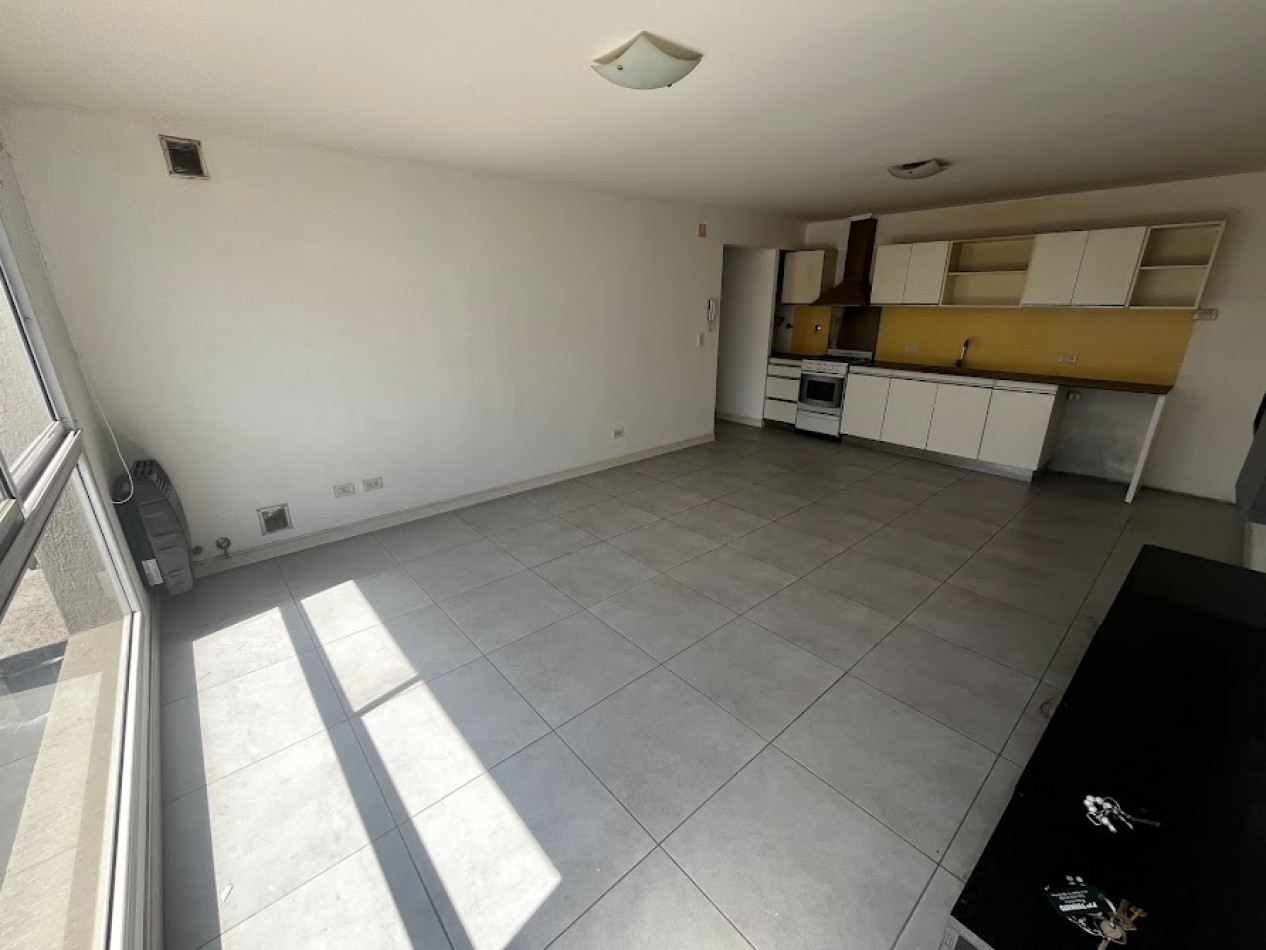 DEPARTAMENTO DE 2 AMBIENTES CON COCHERA Y BALCONES | APTO CREDITO