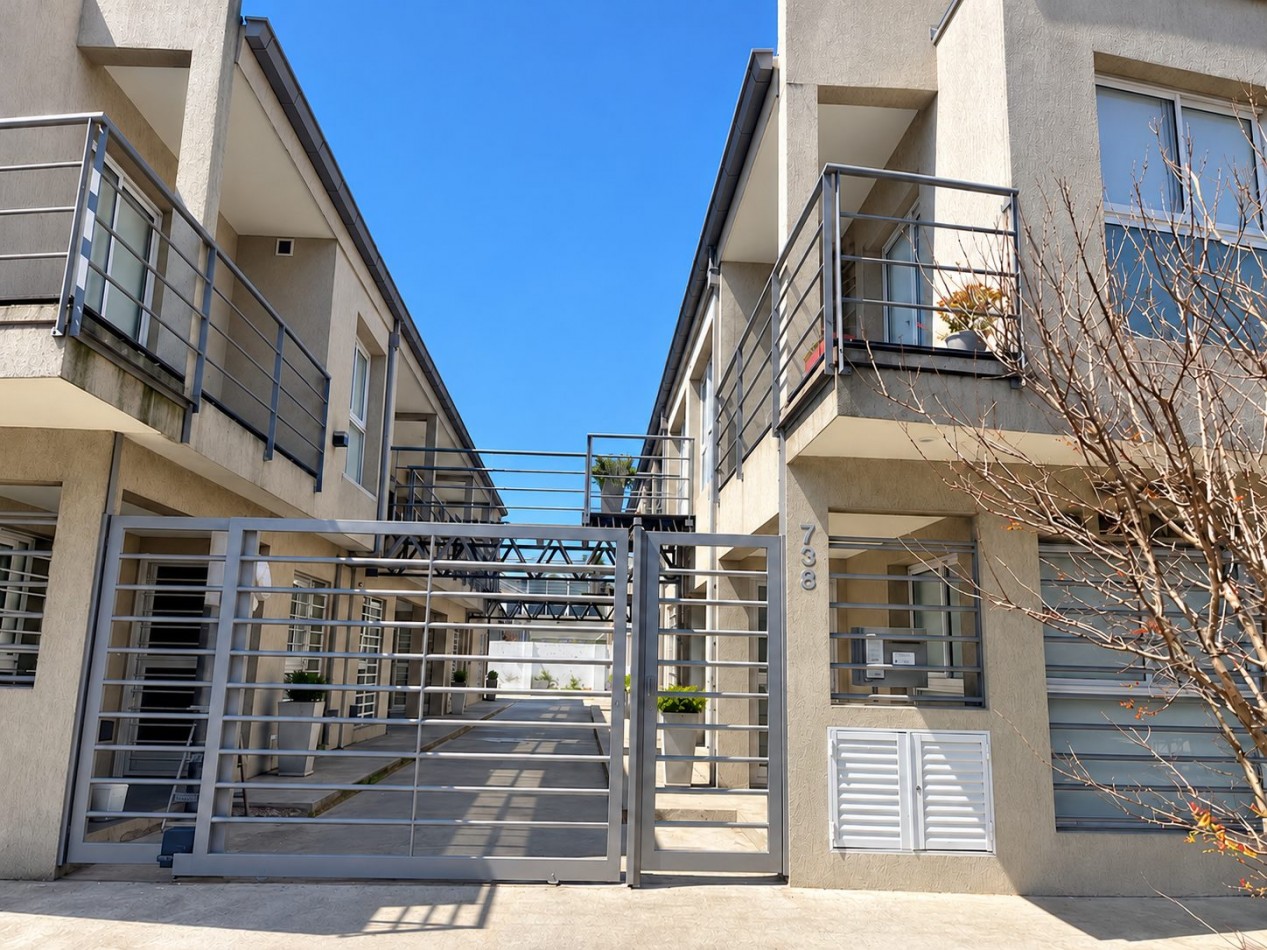 DEPARTAMENTO DE 2 AMBIENTES CON COCHERA Y BALCONES | APTO CREDITO