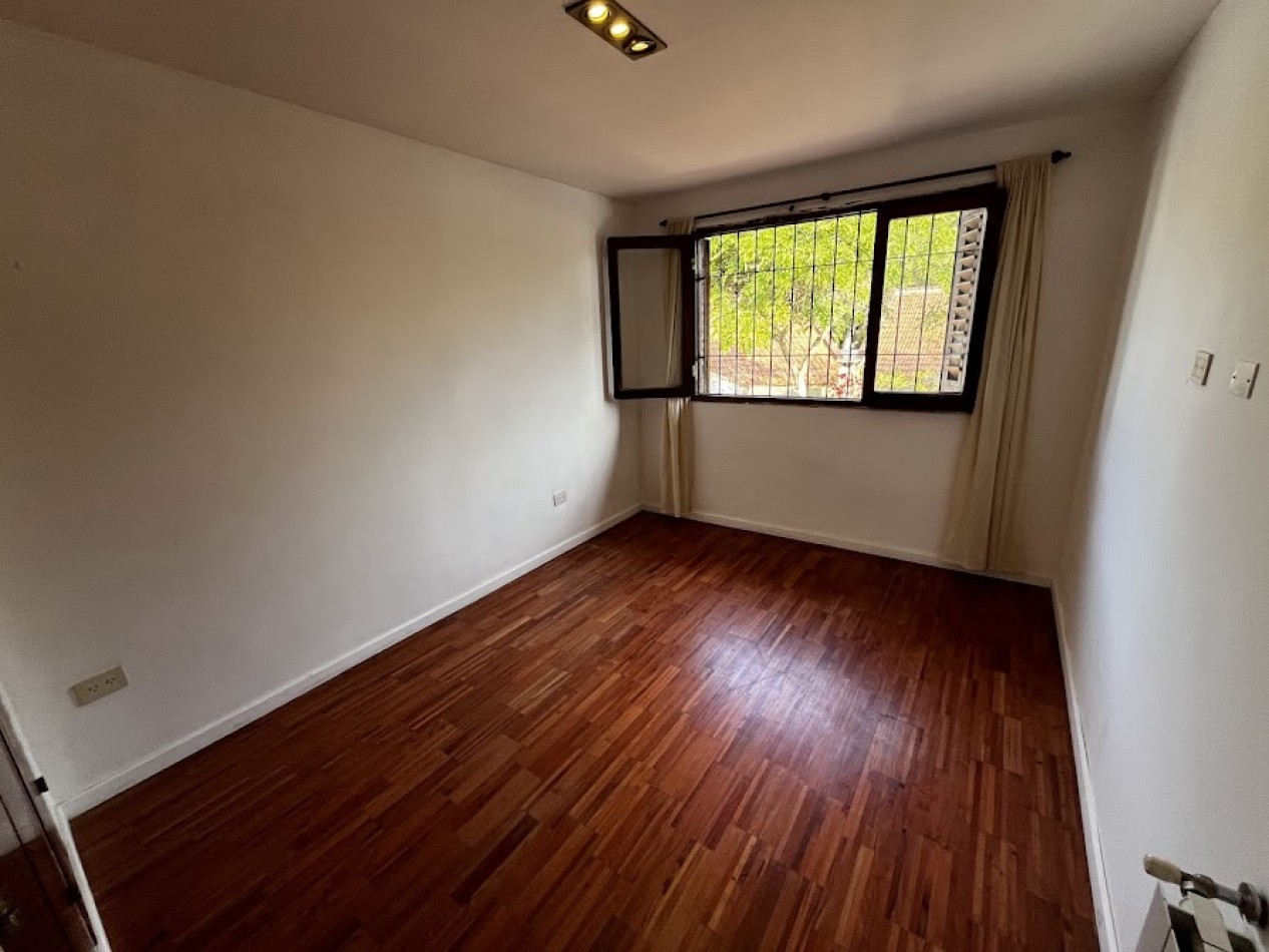 Oportunidad unica en Barrio Constitucion - Chalet en dos plantas