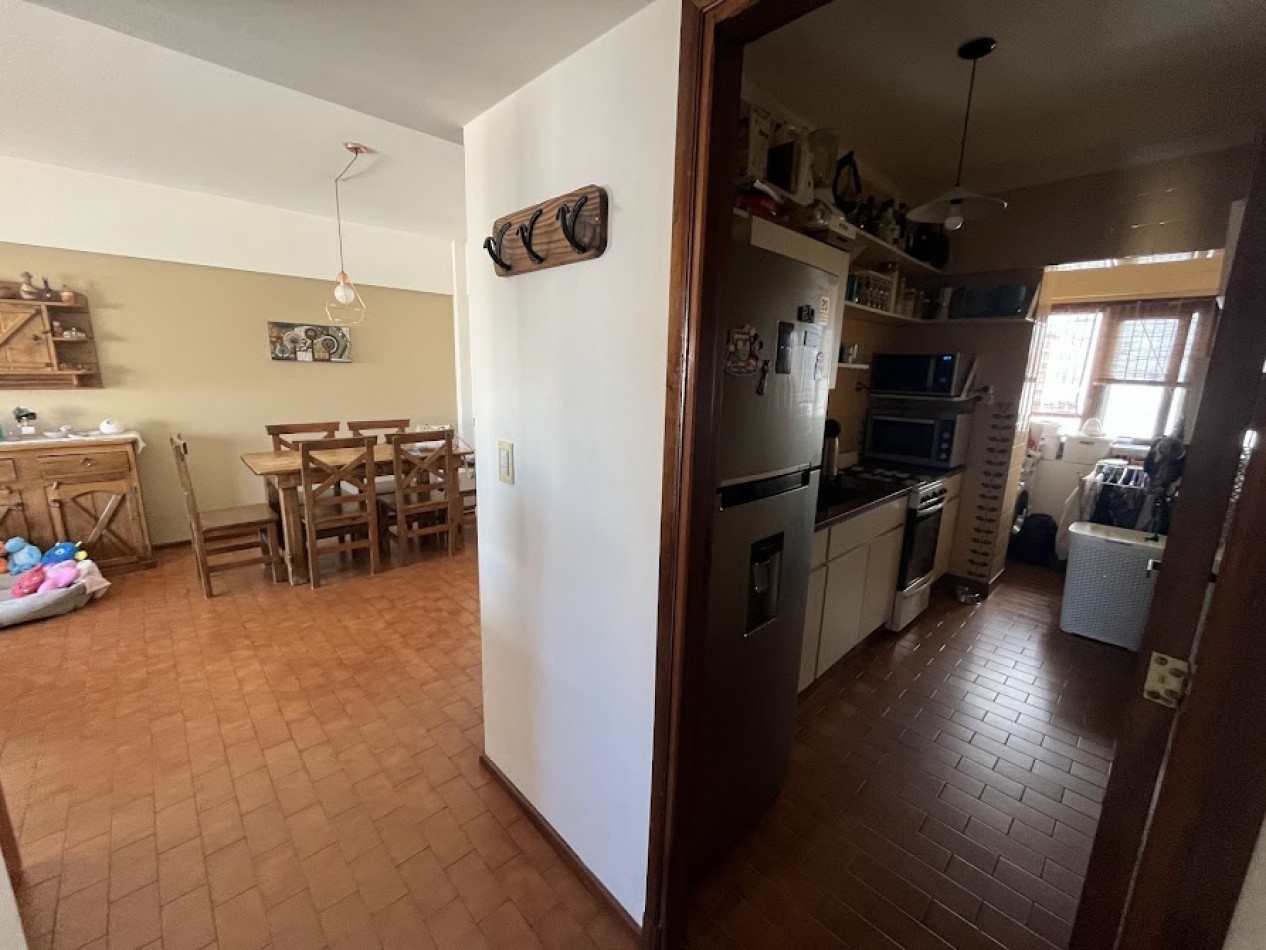 EXCELENTE SEMIPISO DE 3 AMBIENTES AL FRENTE - MUY LUMINOSO -PLAZA MITRE